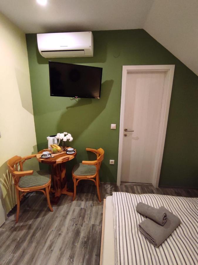 Accommodation "Old Town Dreznik" Rakovica Extérieur photo
