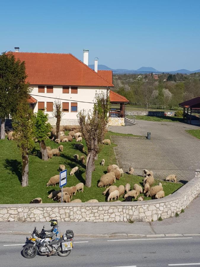 Accommodation "Old Town Dreznik" Rakovica Extérieur photo